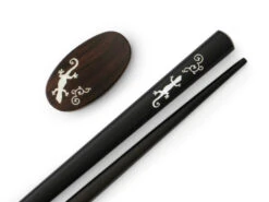 Essstäbchen Set Mit Ablage "Sanshouo", Ebenholz -Sakura Verkauf essstaebchen set mit ablage sanshouo ebenholz 1
