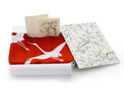 Geschenkset Chiyogami Mit Furoshiki Kuren L, Rot -Sakura Verkauf geschenkset chiyogami mit furoshiki kuren l rot 1