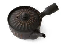 Japanisches Teeservice Kiku Kokudei, 3-teilig, Banko Yaki 7 Japanisches Teeservice Kiku Kokudei, 3-teilig, Banko Yaki – Bild 5